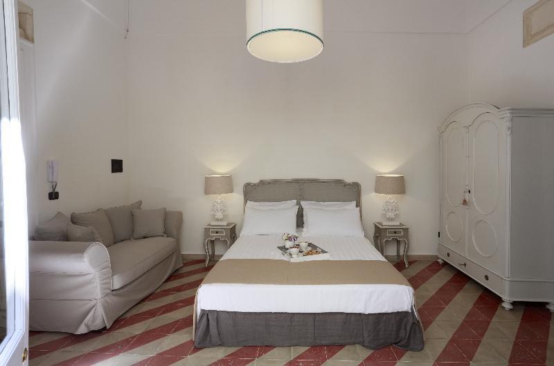 Santa Marta Suites & Apartments Lecce Exterior photo