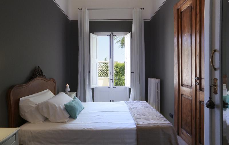 Santa Marta Suites & Apartments Lecce Exterior photo